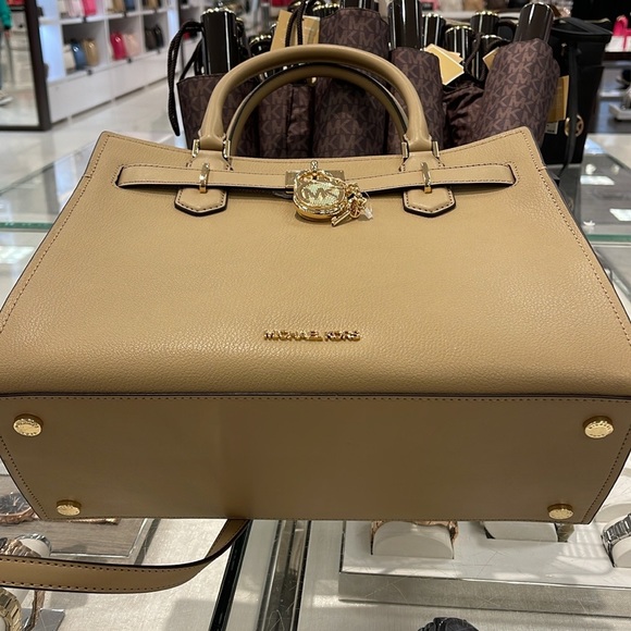 MICHAEL KORS HAMILTON MEDIUM SATCHEL 
 COLOR: CAMEL
NWT - Picture 10 of 16